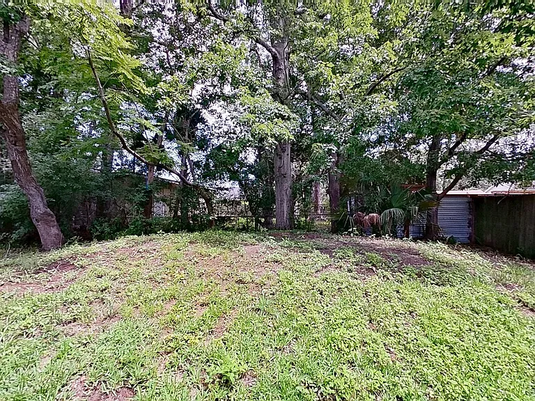 1323 Woodruff Ave — Photo 7