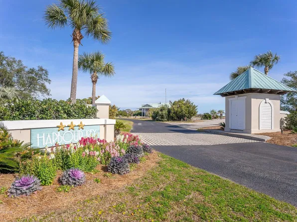 8 Key West Dr, Saint Helena Island, SC 29920