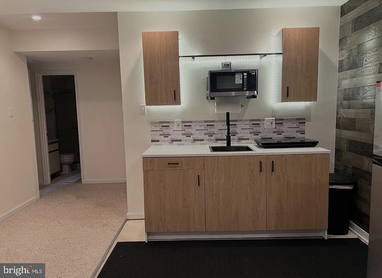 1 bed, 1.0 bath, 1695 sqft, $1,600 — Photo 4