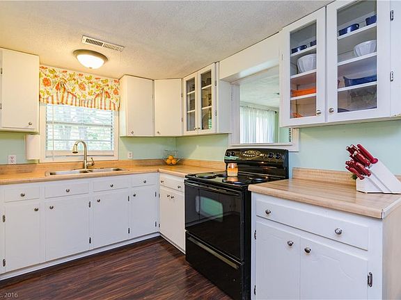 4th image of 10194 Fairview Ln #203