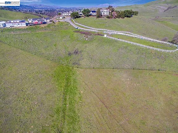 3rd image of 3329 Little Valley Rd