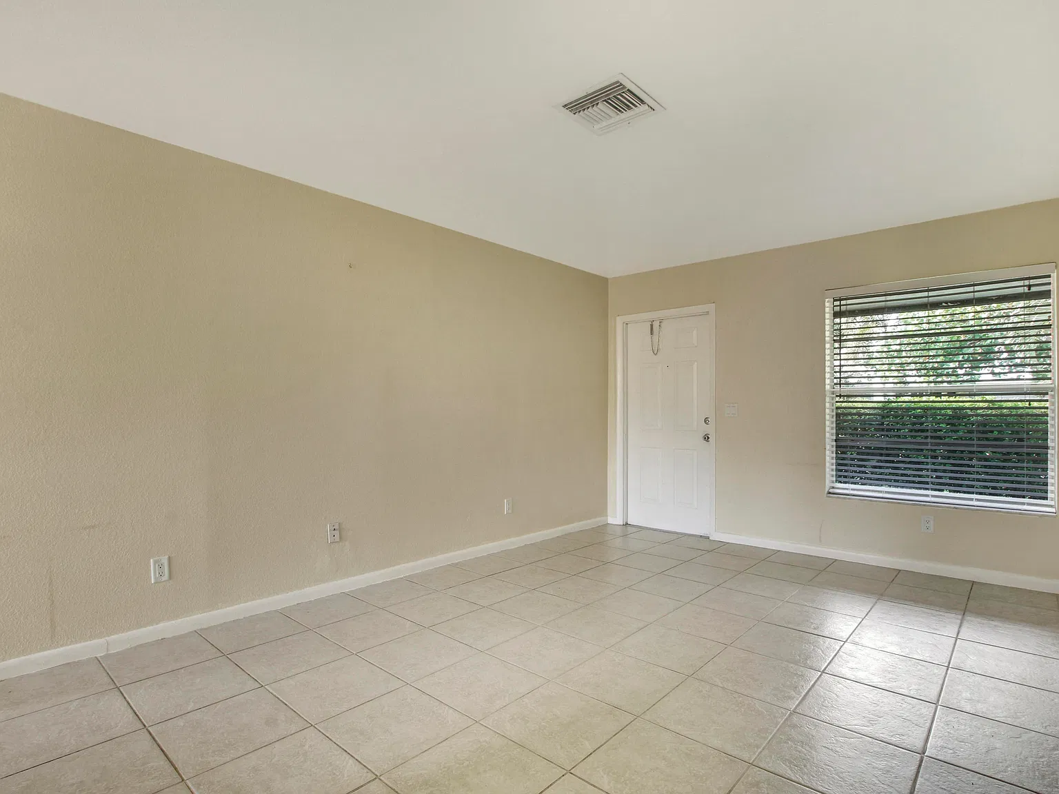 2 bed, 1.0 bath, 800 sqft, $1,750 — Photo 4