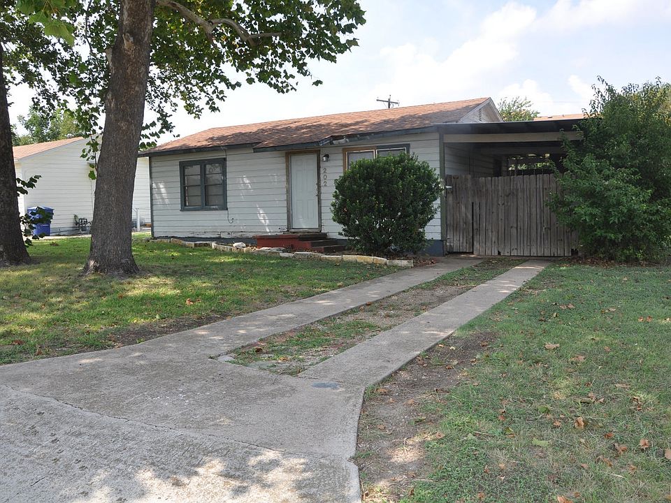 1st image of 202 Dewald St