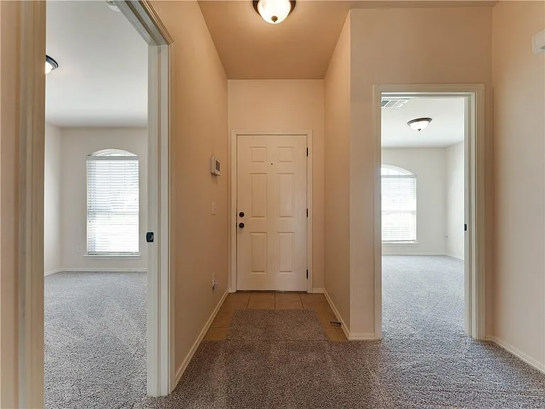 4500 Hunter Blvd — Photo 2