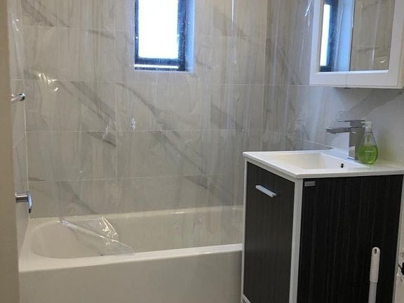 4th image of 303 Webster Ave APT 5G