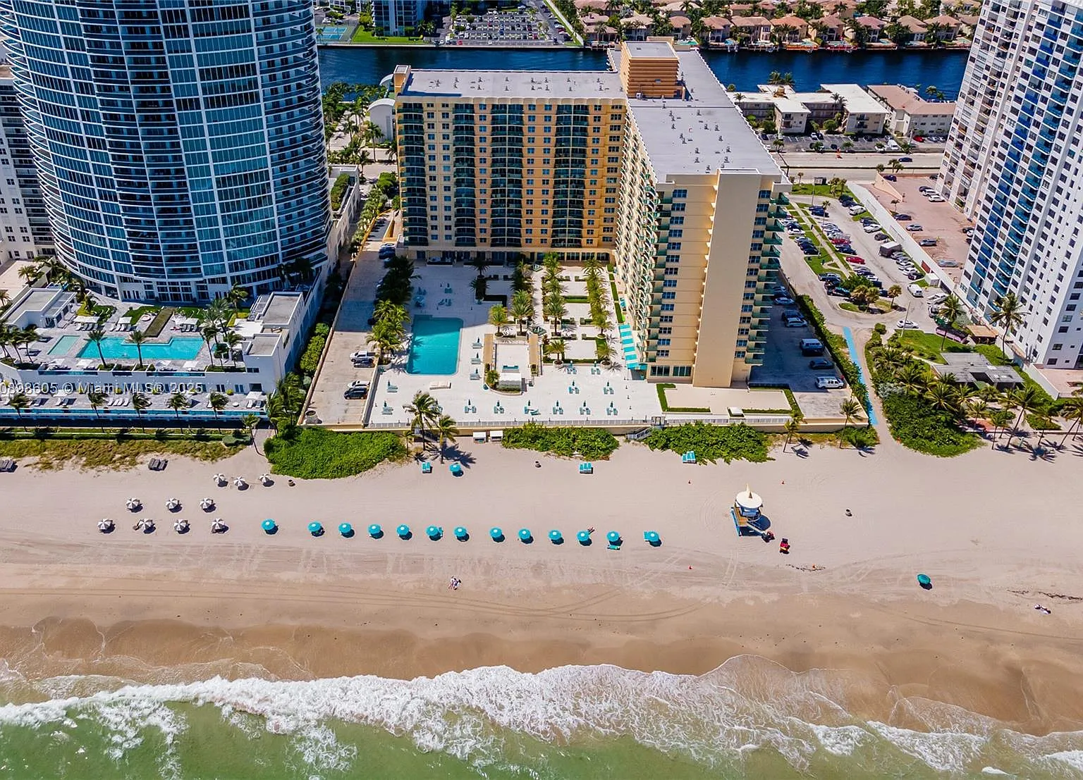Wave Condo — Photo 4