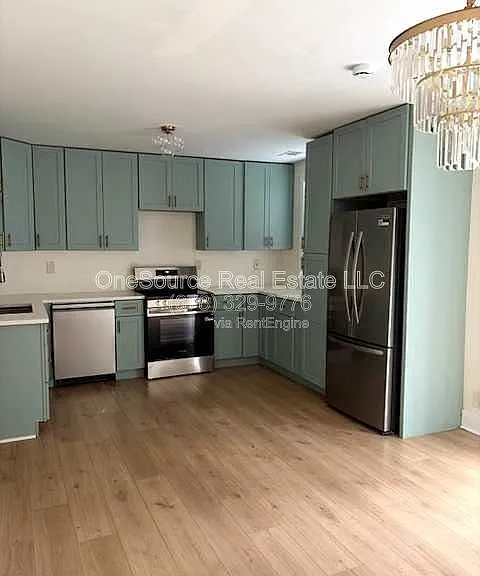 1264 Hartford Ave SW — Photo 3