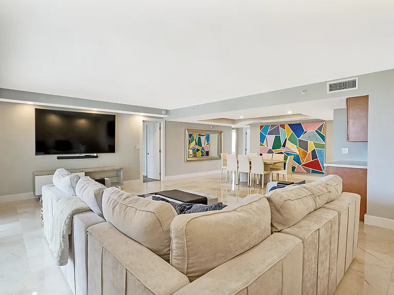 77 S Birch Rd #5A — Photo 17