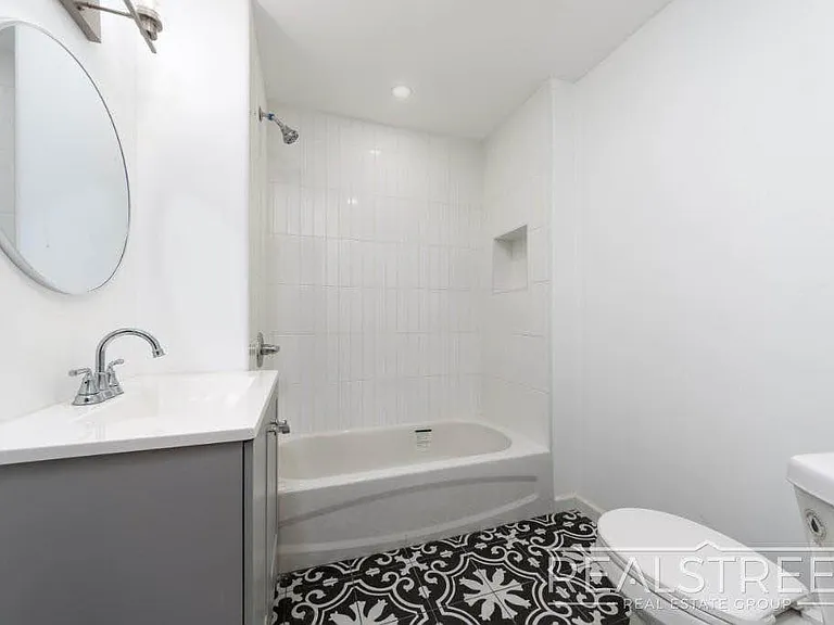 1469 Dean St #4R — Photo 5