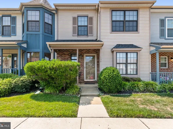 130 Crown Prince Dr, Marlton, NJ 08053