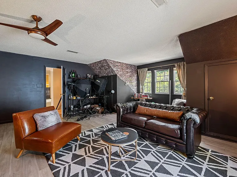 8100 Knebworth Ct — Photo 33