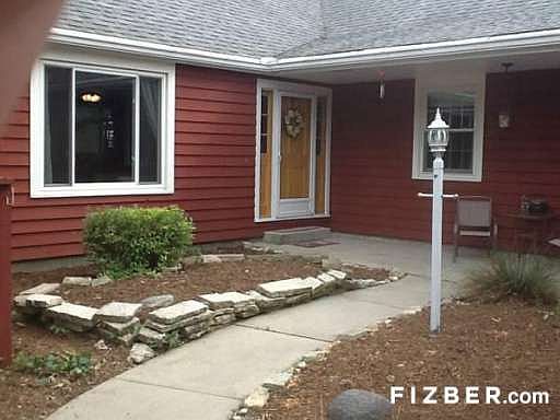 3rd image of 913 Hillside Dr