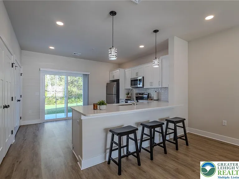 1411 Greenview Dr #24 — Photo 8