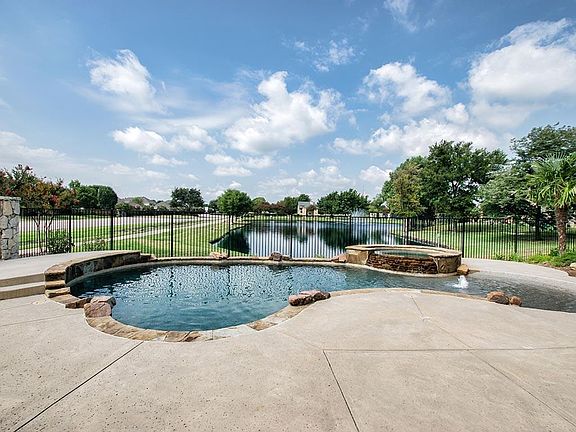 2nd image of 9501 Fairway Vista Dr