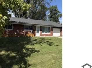 837 Lebon Dr, Saint Louis, MO 63137