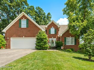 2018 Prestwick Dr, La Grange, KY 40031