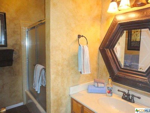4th image of 474 Seele St APT 11B