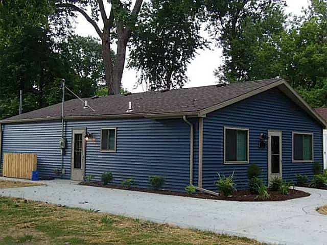 1912 Lilias Dr photo 1