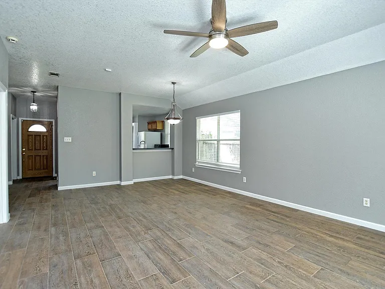 814 Monarch Ave — Photo 10