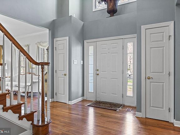 4th image of 12 Wilderness Dr