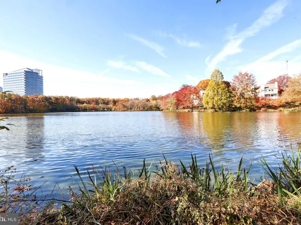 2914 Montauk Ct, Falls Church, VA 22042