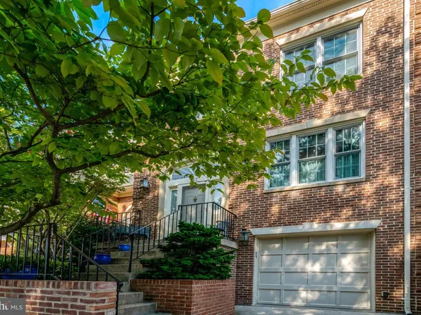 127 Gretna Green Ct, Alexandria, VA 22304