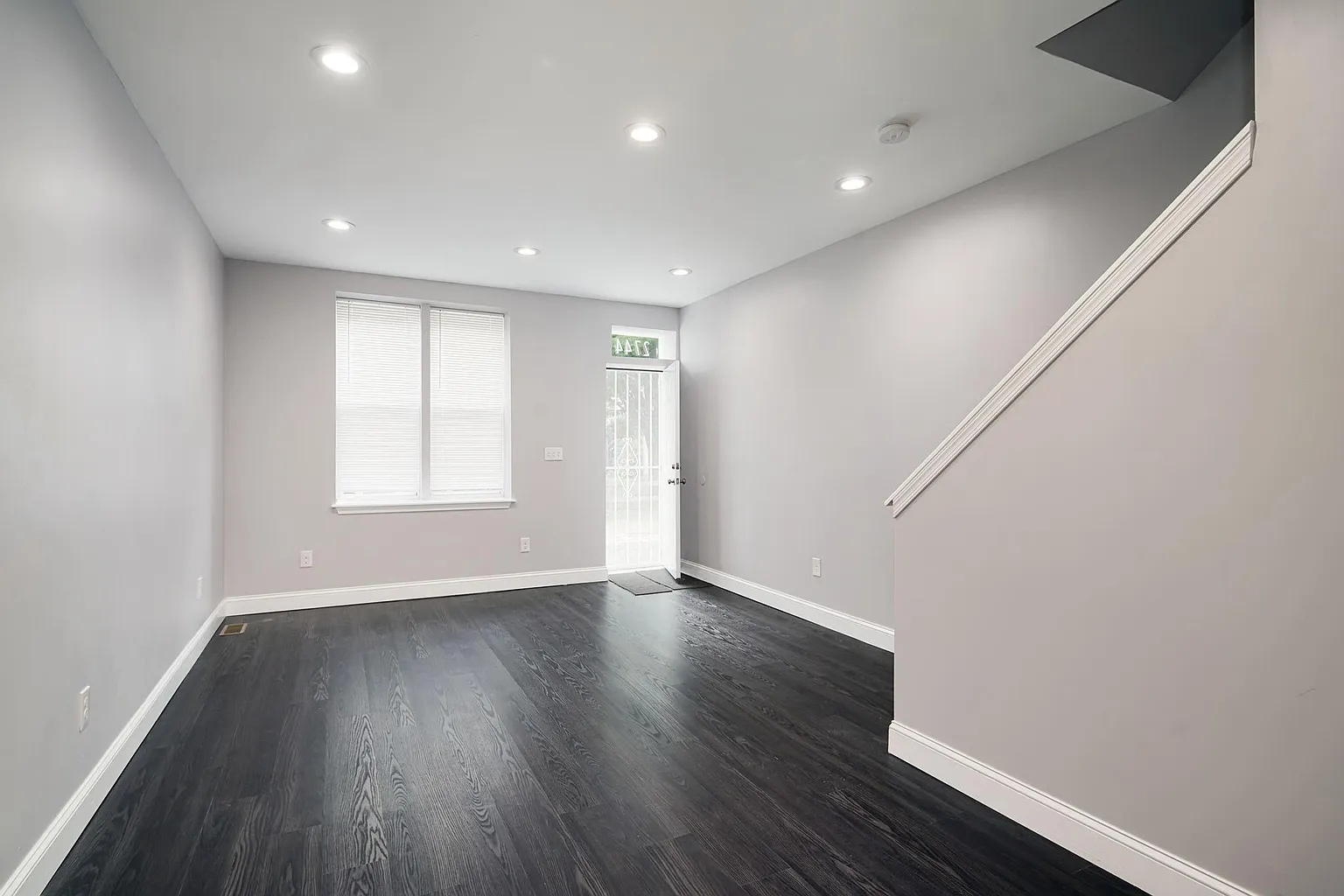 2744 W Sterner St photo 1