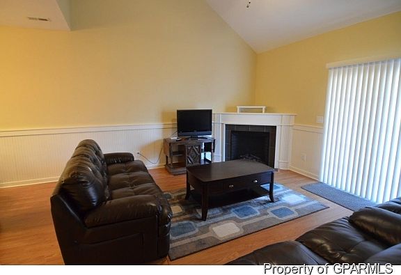 4th image of 2201 Dovedale Drive #B