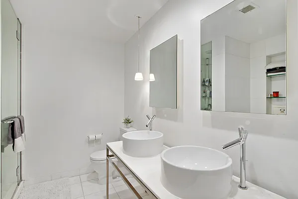 Rented by Bond New York | media 40