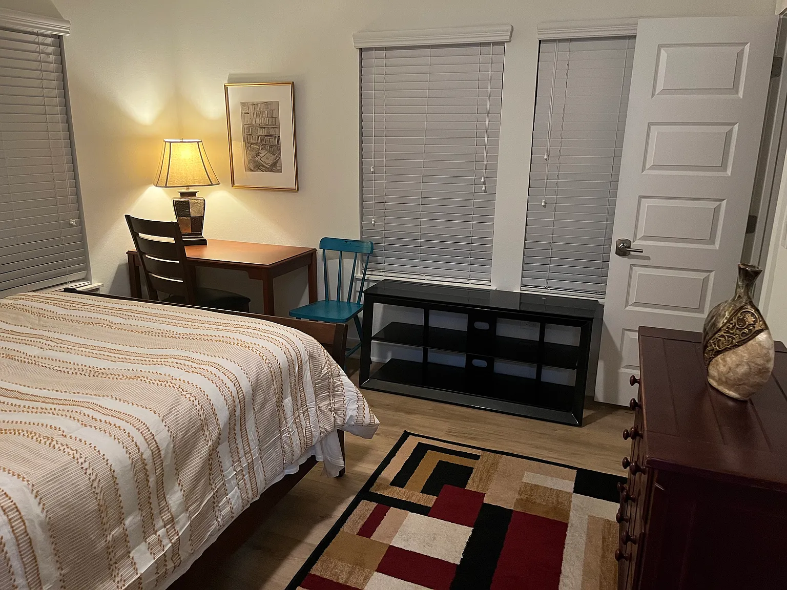 4 bed, 2.5 bath, 1800 sqft, $895 — Photo 4