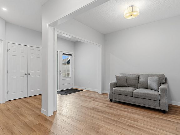 5th image of 22614 99a Ave NW