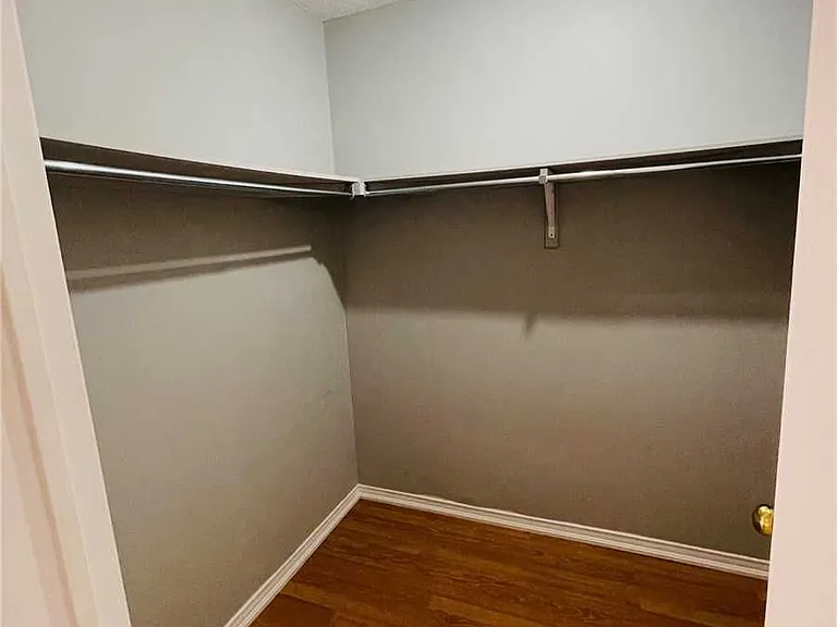 6863 Apex Ct — Photo 11