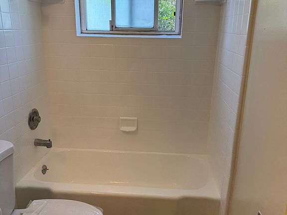3rd image of 601 E Acacia Ave #3