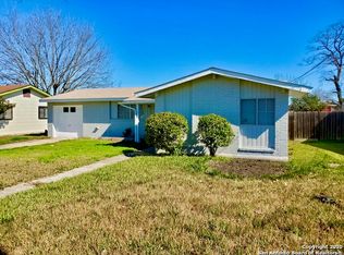 306 Parkview Dr, Universal City, TX 78148