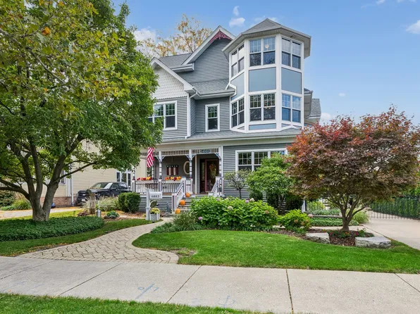 6883 W Hobart Ave, Chicago, IL 60631