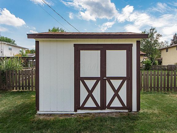 5th image of 2203 E Maplewood Dr