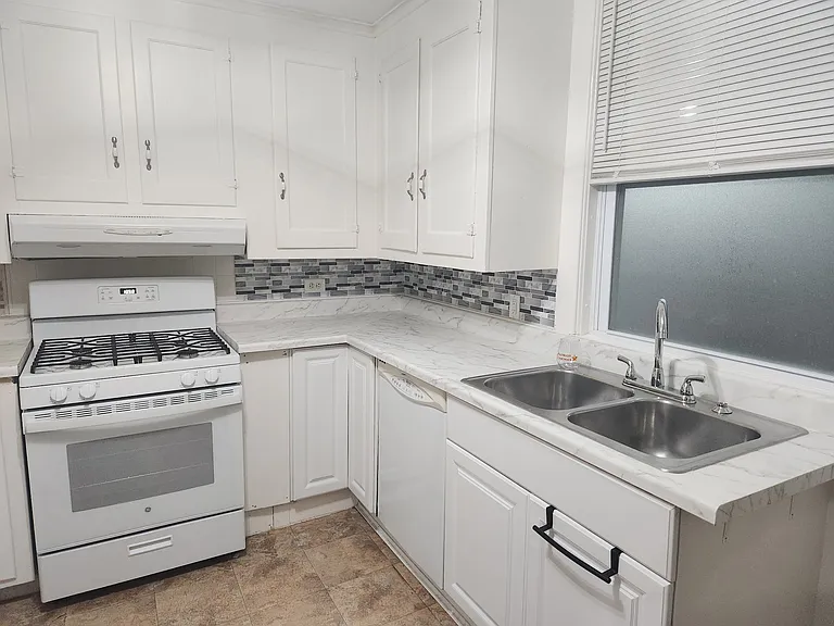 290 Highland Ave #1 — Photo 3