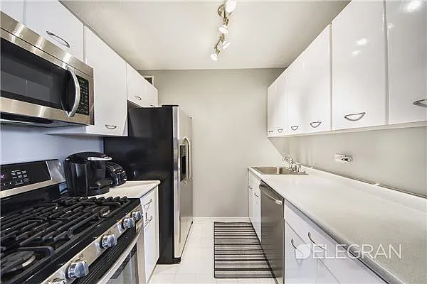 Sold by (Legacy) Elegran | media 5