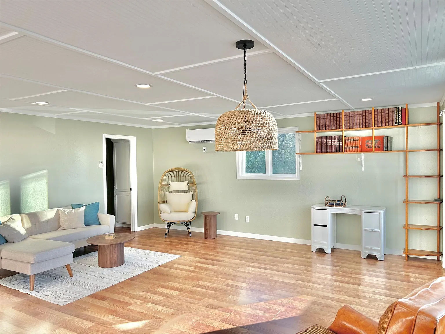 1 bed, 1.0 bath, 800 sqft, $1,300 — Photo 2