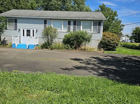 4 Delaware Ave, Hudson, NY 12534