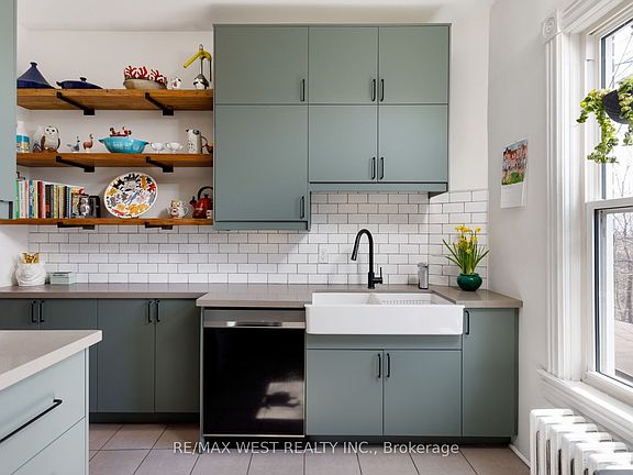 5th image of 87 Springhurst Ave