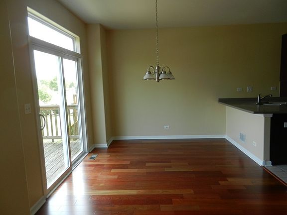 4th image of 483 Wolcott Ln