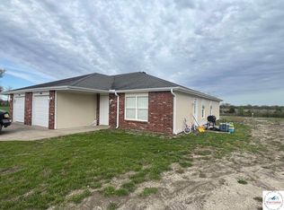 100 NW 4343p Ln, Clinton, MO 64735