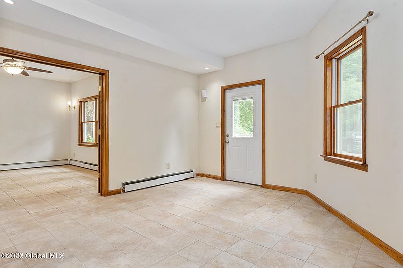 4th image of 17 Echo Ridge Road