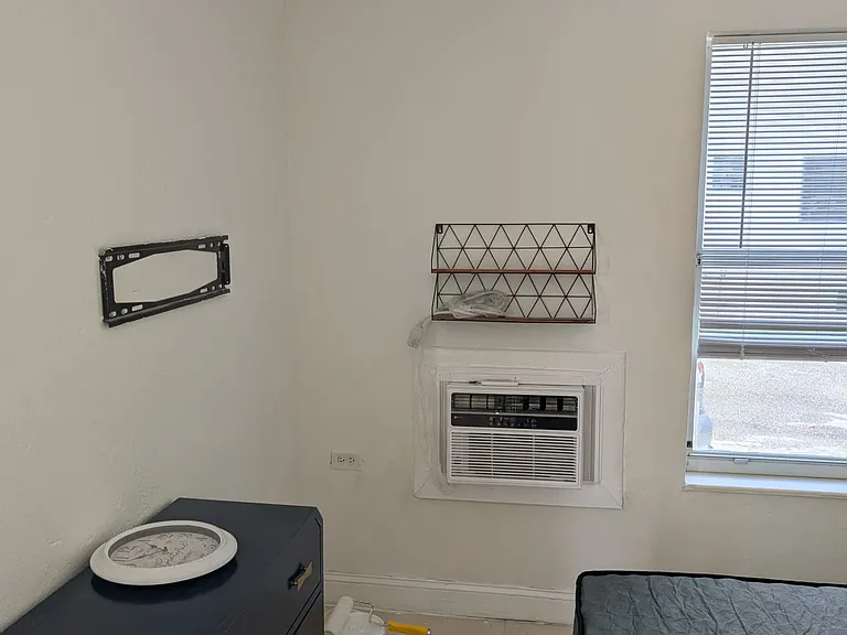 225 Salamanca Ave #2 — Photo 10