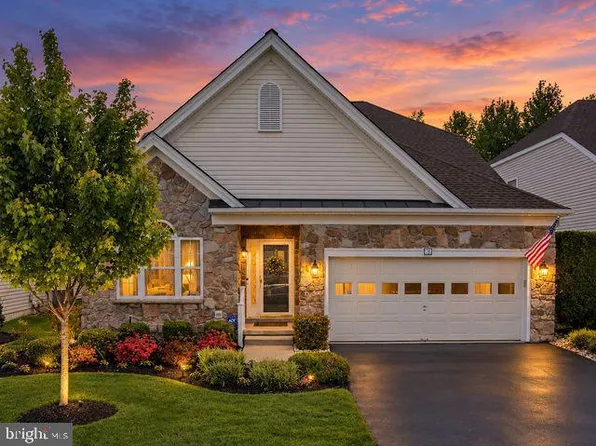 70 Huxley Cir, Marlton, NJ 08053