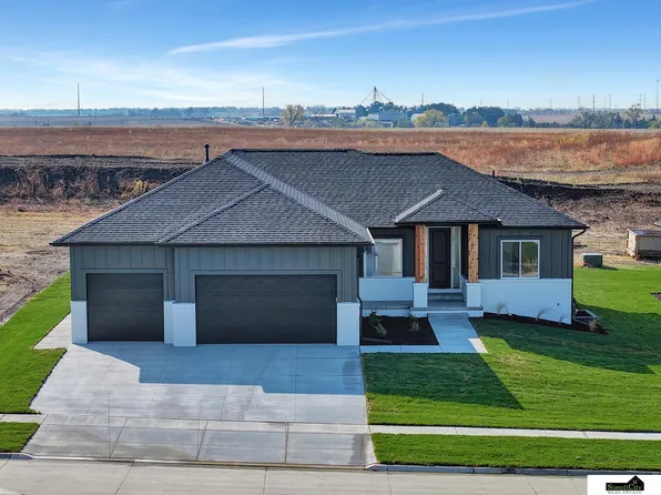 8801 Dragonfly Ln, Lincoln, NE 68526