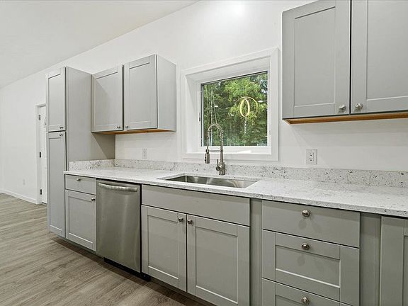 3rd image of 3064 Psalms Blvd