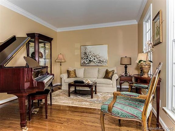 4th image of 6926 Curlee Ct