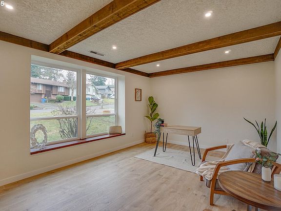 4th image of 1424 NE 98th Ave